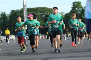 BIB: 015, 079, 614
                            <button type="button" onclick="openModal(5173033)" class="btn btn-primary btn-sm float-right btn-popup" data-toggle="modal" data-target=".modal-high-quality">
                        <i class="fas fa-shopping-cart"></i> Add to Cart
                    </button>
                                            <button type="button" onclick="isThisMe(5173033, true)" class="btn btn-success btn-sm float-right btn-popup btn-isme hidden" data-toggle="tooltip" data-placement="bottom" title="นี่คือรูปของคุณใช่ไหม คลิกที่นี่เพื่อเอาเข้าอัลบั้ม">
                        <i class="fas fa-plus"></i> Add to album
                    </button>
                    <button type="button" onclick="isThisMe(5173033, false)" class="btn btn-warning btn-sm float-right btn-popup btn-isnotme hidden">
                        <i class="fas fa-ban"></i> Remove from album
                    </button>